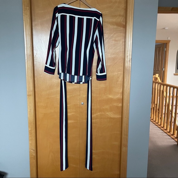 Dynamite Wrap Blouse - Picture 9 of 11